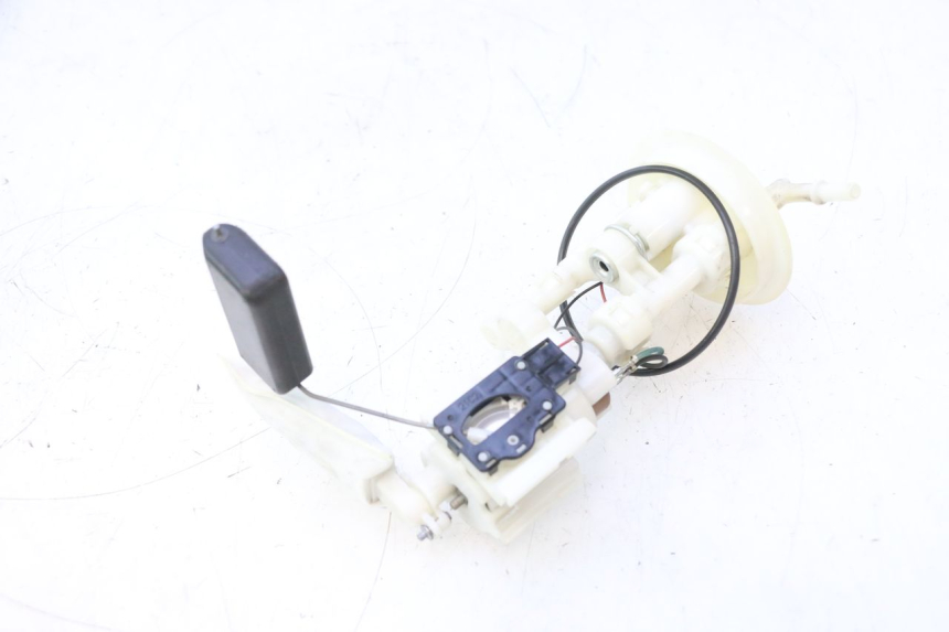 photo de BOMBA DE COMBUSTIBLE SUZUKI BURGMAN 125 (2007 - 2014) - Otra vista del artículo