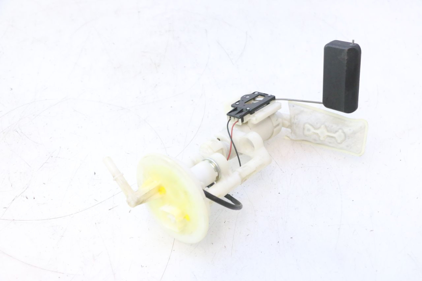 photo de BOMBA DE COMBUSTIBLE SUZUKI BURGMAN 125 (2007 - 2014) - Detalles de los puntos de fijación