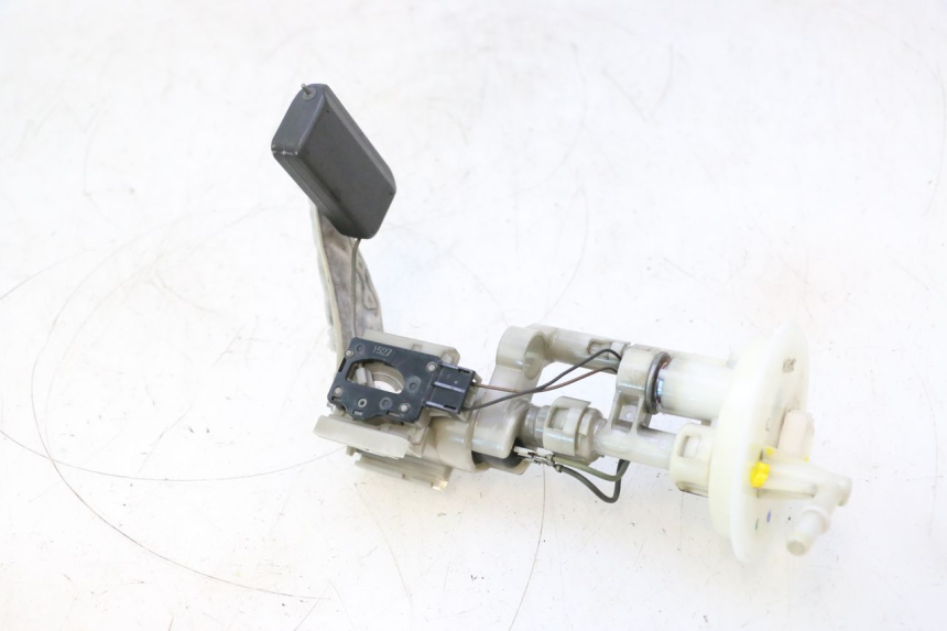 photo de BOMBA DE COMBUSTIBLE SUZUKI BURGMAN 125 (2007 - 2014) - Otra vista del artículo