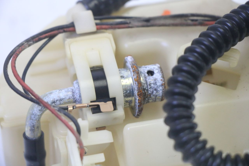 photo de BOMBA GASOLINA SUZUKI BURGMAN EXECUTIVE ABS 650 (2006 - 2012) - Vista general del producto