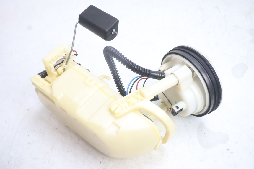 photo de BOMBA GASOLINA SUZUKI BURGMAN EXECUTIVE ABS 650 (2006 - 2012) - Recambio usado revisado