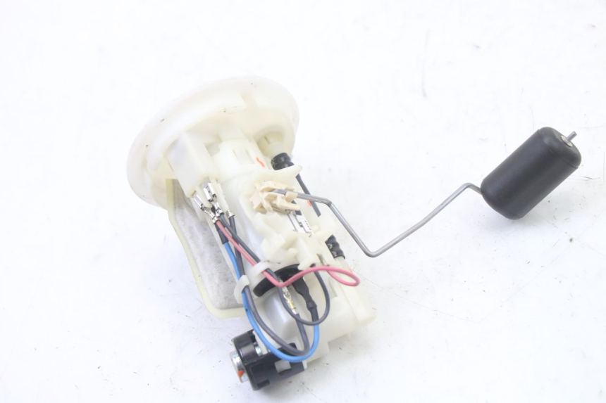 photo de BOMBA DE COMBUSTIBLE YAMAHA BW'S BWS 125 (2010 - 2013) - Primer plano técnico