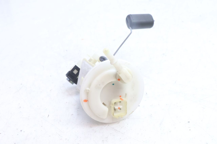 photo de BOMBA DE COMBUSTIBLE YAMAHA BW'S BWS 125 (2010 - 2013) - Primer plano técnico