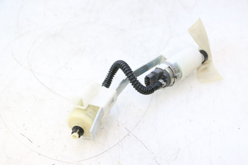 photo de BOMBA GASOLINA BMW C SPORT 650 (2015 - 2021) - Estado de la superficie y material