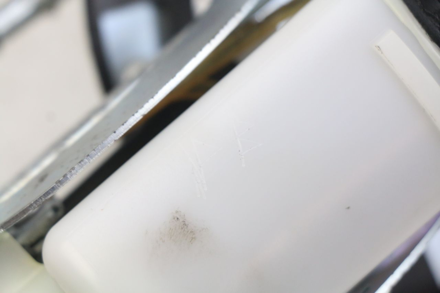 photo de BOMBA DE COMBUSTIBLE HONDA CB R 1000 (2018 - 2023) - Detalle de la pieza