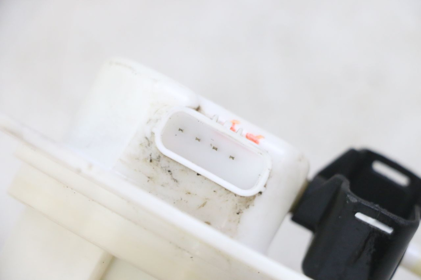 photo de BOMBA GASOLINA HONDA CRF-F CRF F 110 (2019 - 2022) - Detalles de los puntos de fijación