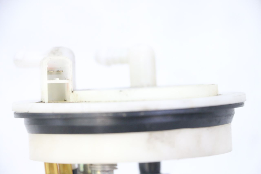 photo de BOMBA GASOLINA PEUGEOT ELYSTAR 125 (2002 - 2007) - Estado de la superficie y material