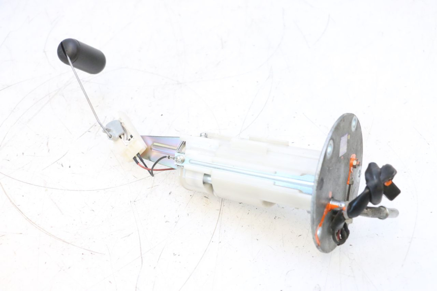 photo de BOMBA GASOLINA KAWASAKI ER-6 ER6 F ABS 650 (2012 - 2016) - Primer plano técnico