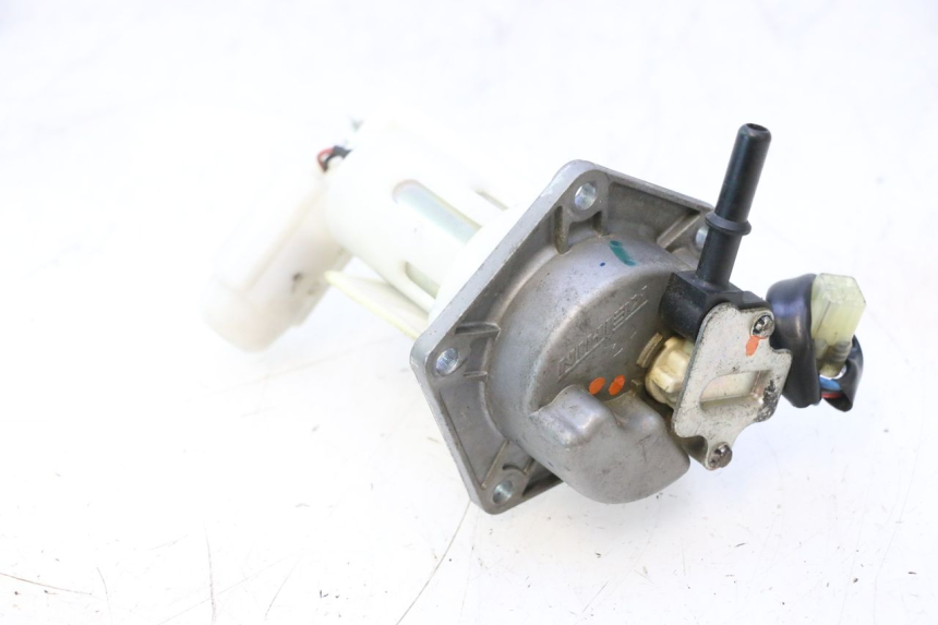 photo de BOMBA GASOLINA KAWASAKI ER-6 ER6 N 650 (2005 - 2009) - Detalles de los puntos de fijación