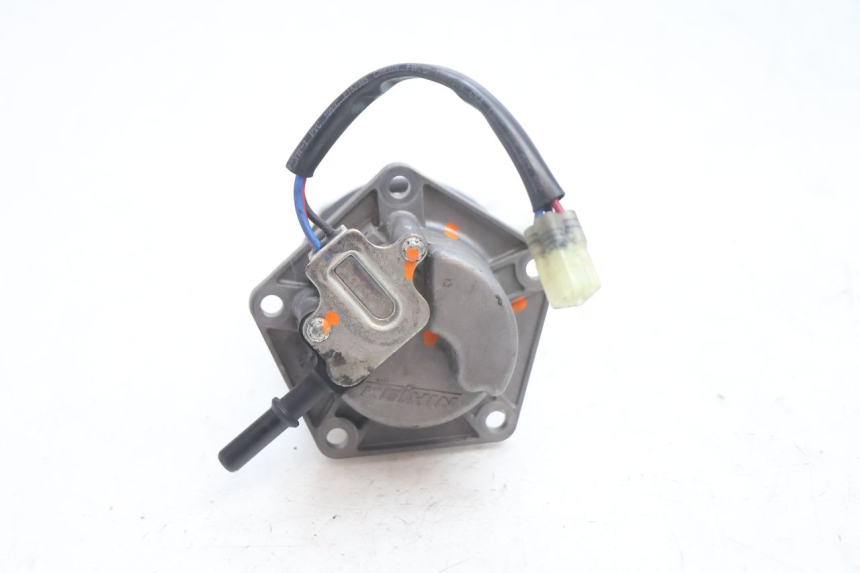 photo de BOMBA GASOLINA KAWASAKI ER-6 ER6 N 650 (2005 - 2009) - Primer plano técnico