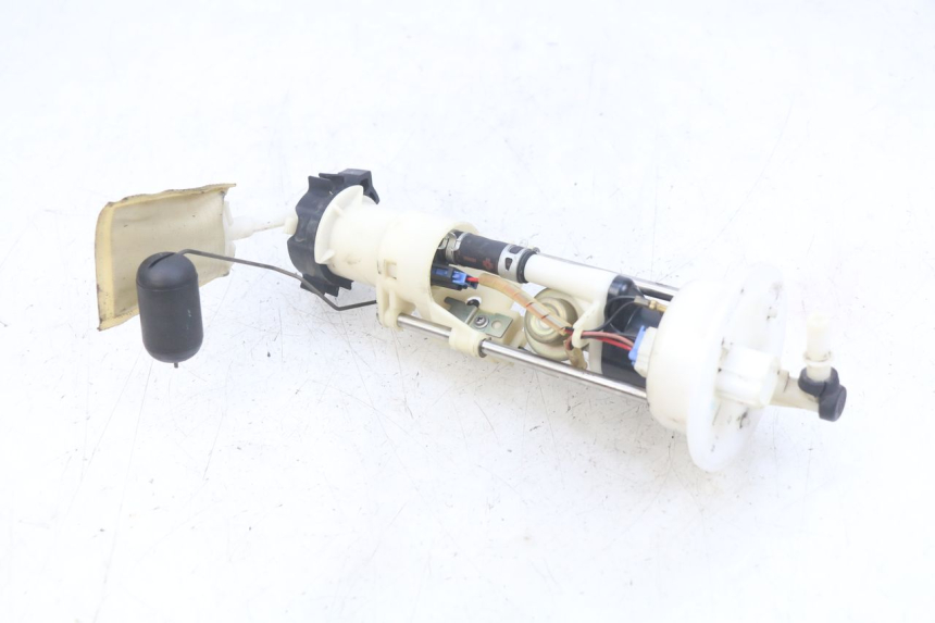 photo de BOMBA DE COMBUSTIBLE HONDA FES PANTHEON 125 (2003 - 2007) - Primer plano técnico