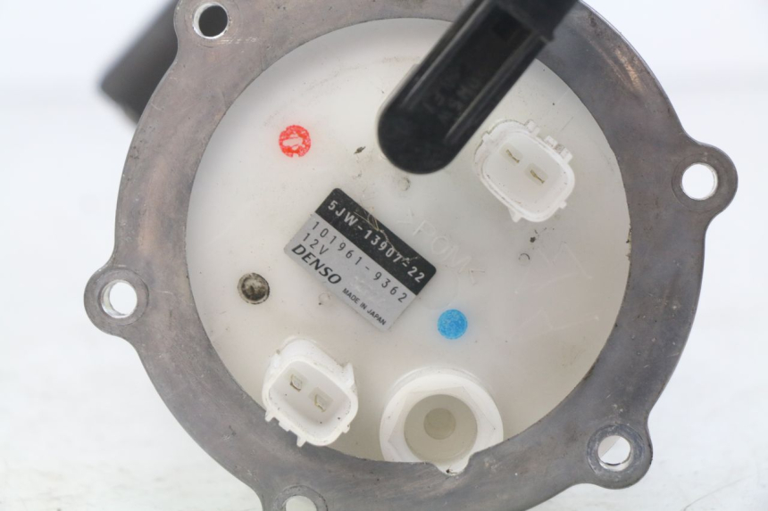 photo de BOMBA DE COMBUSTIBLE YAMAHA FJR ABS 1300 (2016 - 2020) - Primer plano técnico