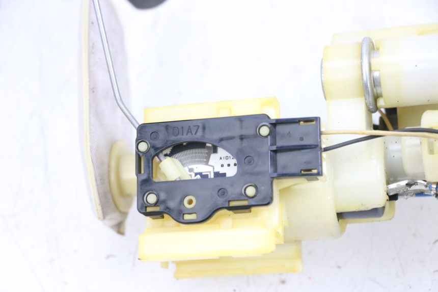 photo de BOMBA GASOLINA MBK FLAME X 125 (2007 - 2016) - Otra vista del artículo