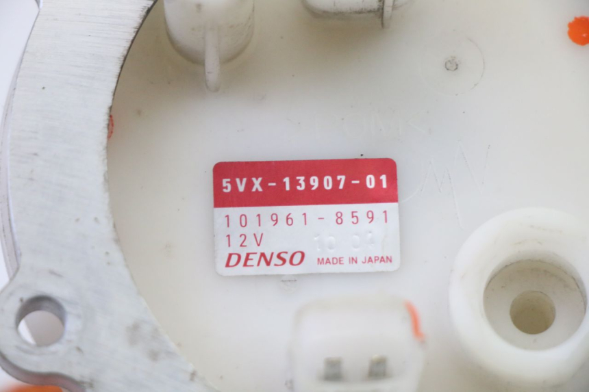 photo de BOMBA GASOLINA YAMAHA FZ6 FAZER S2 600 (2007 - 2011) - Detalles de los puntos de fijación