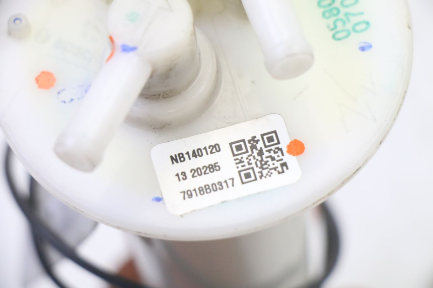 photo de BOMBA GASOLINA BMW G310 R 310 (2016 - 2020) - Detalles de los puntos de fijación