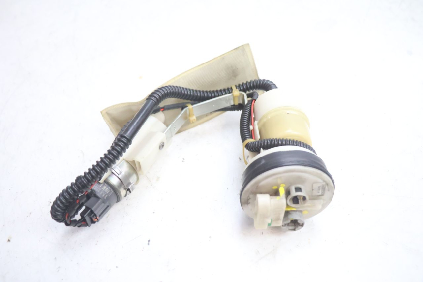 photo de BOMBA DE COMBUSTIBLE GILERA GP 800 (2007 - 2013) - Primer plano técnico