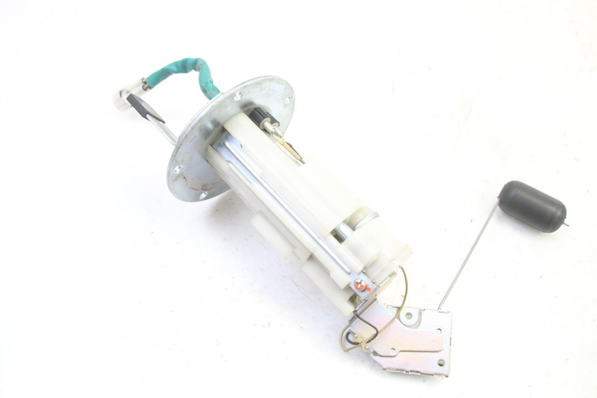 photo de BOMBA GASOLINA SUZUKI GSR 750 (2011 - 2017) - Zoom estado de uso