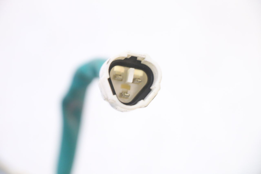 photo de BOMBA GASOLINA SUZUKI GSR 750 (2011 - 2017) - Detalles de los puntos de fijación