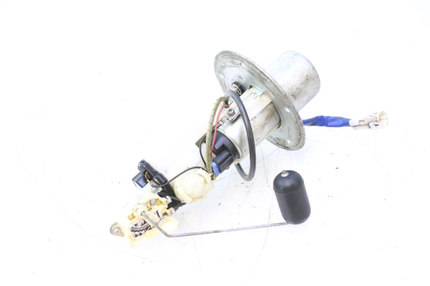 photo de BOMBA GASOLINA SUZUKI GSR 600 (2005 - 2012) - Primer plano técnico