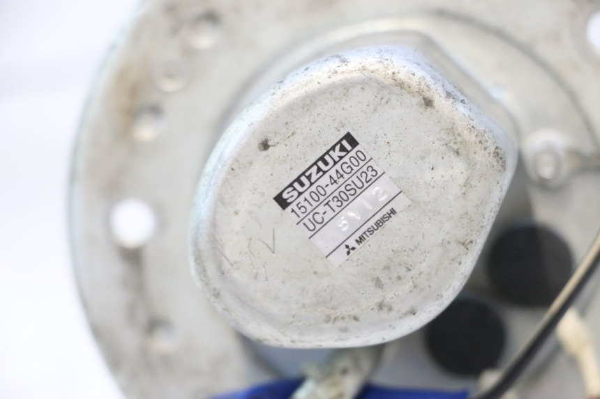 photo de BOMBA GASOLINA SUZUKI GSR 600 (2005 - 2012) - Estado de la superficie y material