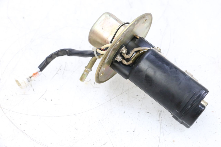 photo de BOMBA GASOLINA SUZUKI GSXR GSX-R 1000 (2003 - 2004) - Detalles de los puntos de fijación