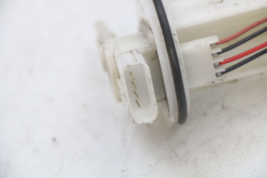 photo de BOMBA DE COMBUSTIBLE HONDA PCX (JF28) 125 (2009 - 2011) - Primer plano técnico