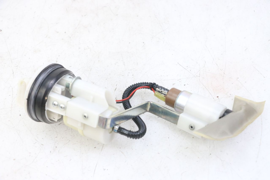 photo de BOMBA GASOLINA PIAGGIO IE MP3 YOURBAN 300 (2011 - 2016) - Detalles de los puntos de fijación