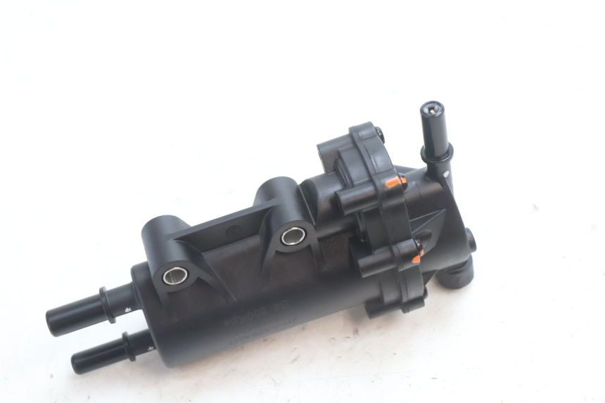 photo de BOMBA GASOLINA PEUGEOT KISBEE 2T 50 (2018 - 2022) - Primer plano técnico