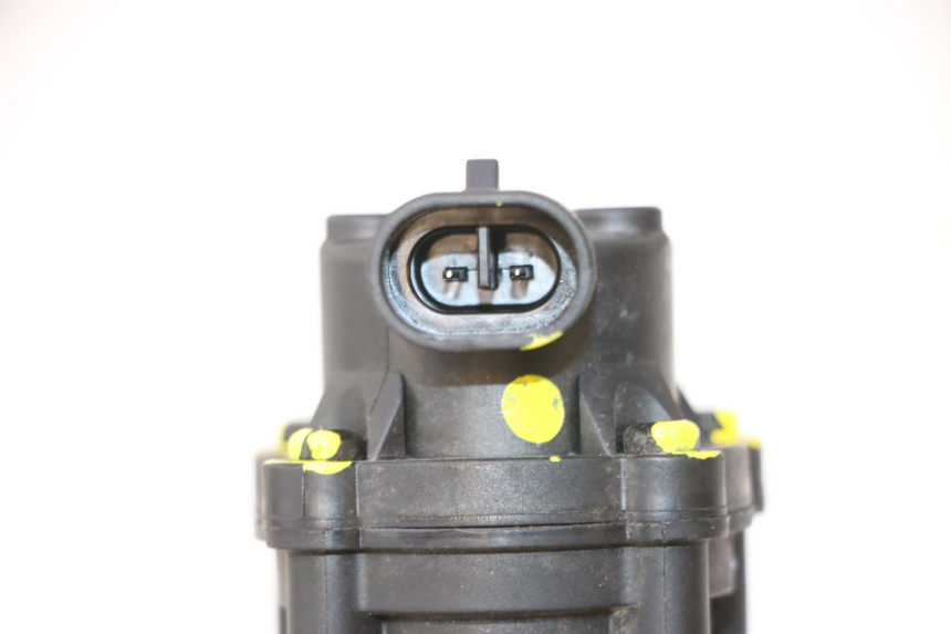 photo de BOMBA GASOLINA PEUGEOT KISBEE 4T 50 (2023 - 2026) - Primer plano técnico
