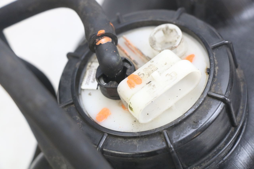 photo de BOMBA DE COMBUSTIBLE PIAGGIO MP3 LT 400 (2007 - 2012) - Otra perspectiva