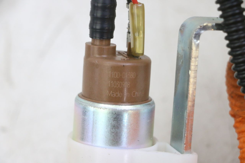 photo de BOMBA GASOLINA PIAGGIO MP3 LT 300 (2010 - 2016) - Otra perspectiva