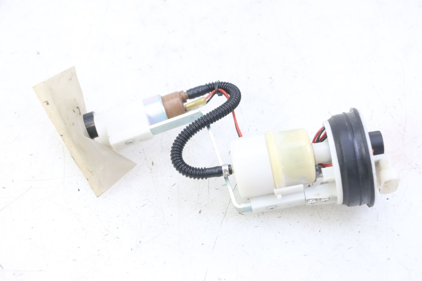 photo de BOMBA GASOLINA PIAGGIO MP3 LT 300 (2010 - 2016) - Primer plano técnico