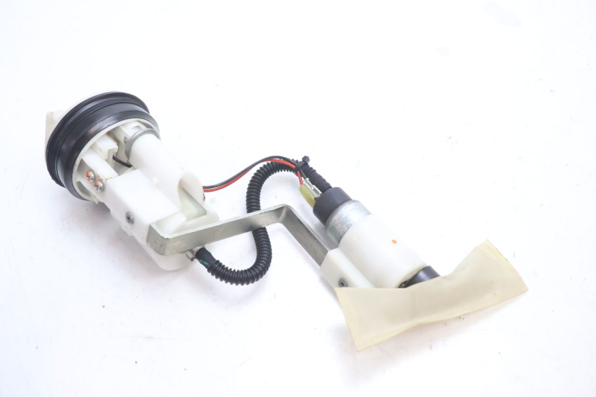 photo de BOMBA GASOLINA PIAGGIO MP3 LT 300 (2010 - 2016) - Otra perspectiva