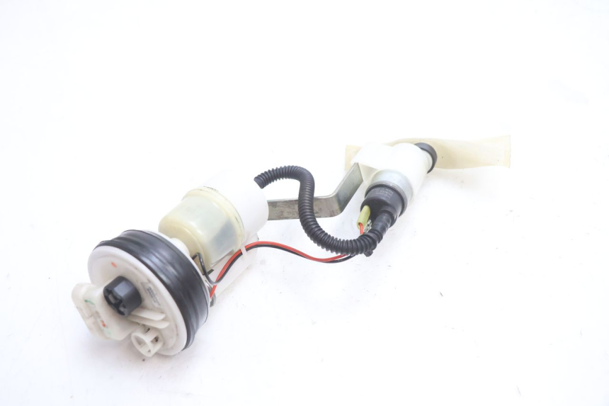 photo de BOMBA GASOLINA PIAGGIO MP3 LT 300 (2010 - 2016) - Primer plano técnico