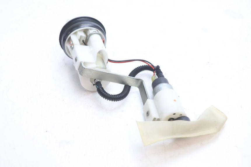 photo de BOMBA GASOLINA PIAGGIO MP3 LT 300 (2010 - 2016) - Estado de la superficie y material