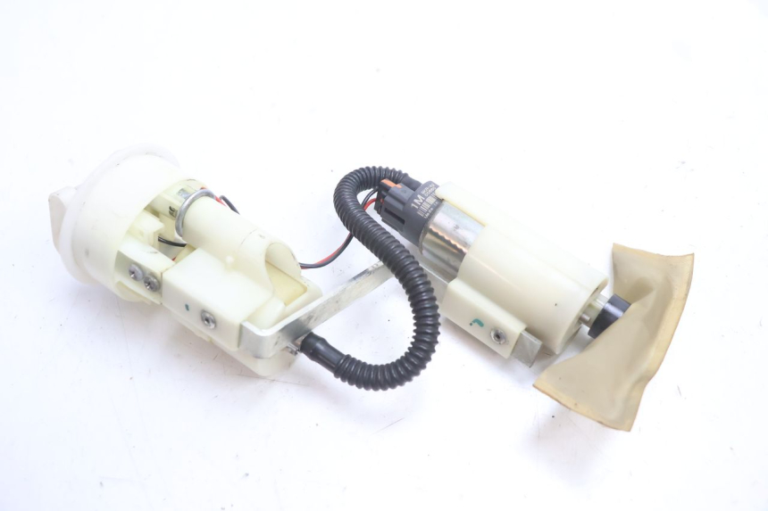 photo de BOMBA DE COMBUSTIBLE PIAGGIO MP3 LT 400 (2007 - 2012) - Primer plano técnico