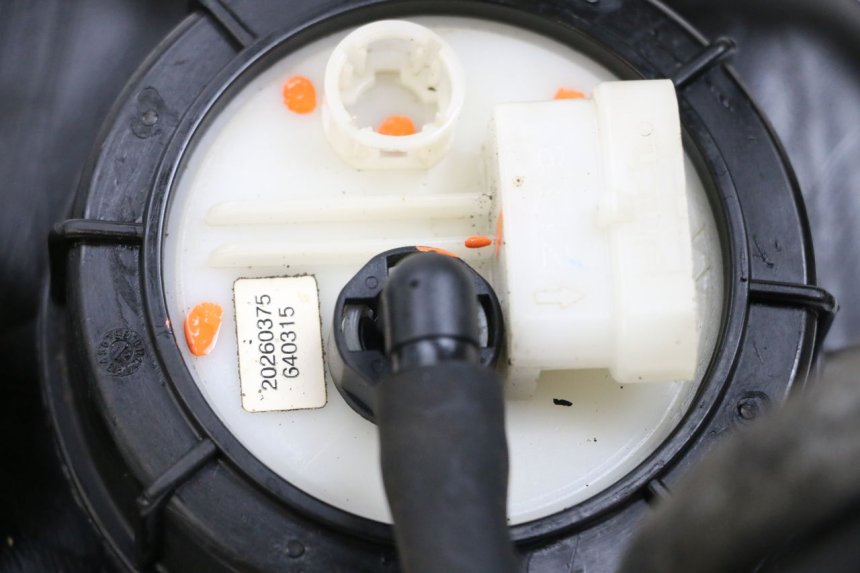 photo de BOMBA DE COMBUSTIBLE PIAGGIO MP3 500 (2011 - 2015) - Otra perspectiva