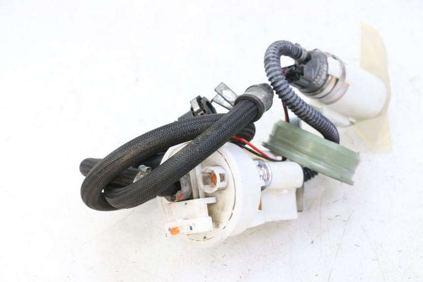 photo de BOMBA DE COMBUSTIBLE PIAGGIO MP3 500 (2014 - 2017) - Inspección visual detallada