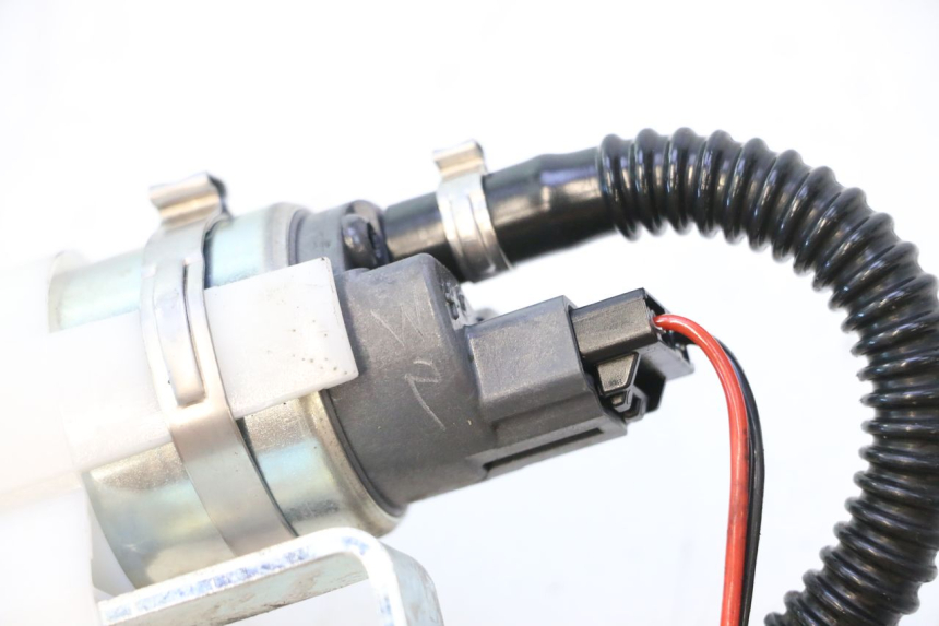 photo de BOMBA GASOLINA PIAGGIO MP3 500 (2016 - 2018) - Zoom estado de uso
