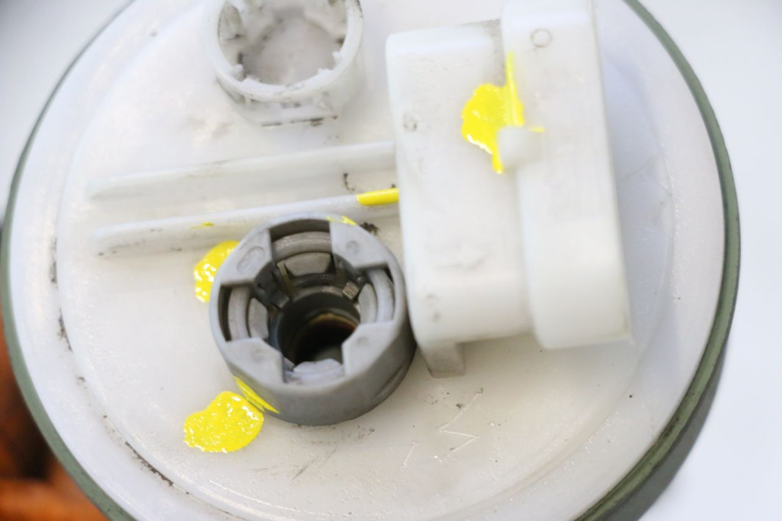 photo de BOMBA GASOLINA PIAGGIO MP3 500 (2016 - 2018) - Primer plano técnico