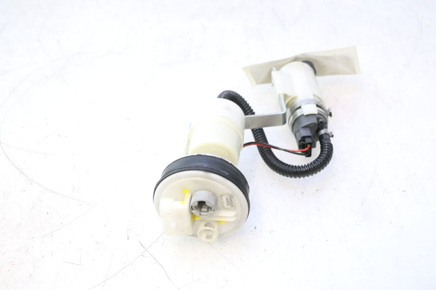 photo de BOMBA DE COMBUSTIBLE PIAGGIO MP3 500 (2011 - 2015) - Primer plano de alta resolución