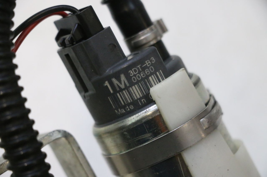 photo de BOMBA DE COMBUSTIBLE PIAGGIO MP3 500 (2011 - 2015) - Estado de la superficie y material