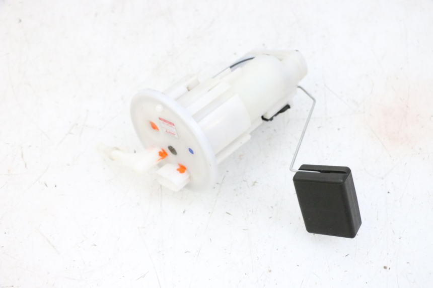 photo de BOMBA GASOLINA YAMAHA MT-07 MT07 ABS 700 (2018 - 2020) - Primer plano técnico