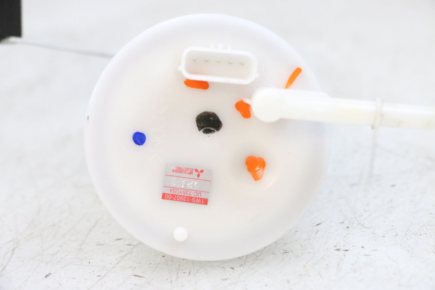 photo de BOMBA GASOLINA YAMAHA MT-07 MT07 ABS 700 (2018 - 2020) - Estado de la superficie y material