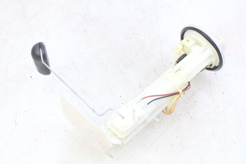 photo de BOMBA DE COMBUSTIBLE YAMAHA MT ABS 125 (2014 - 2018) - Detalles de los puntos de fijación