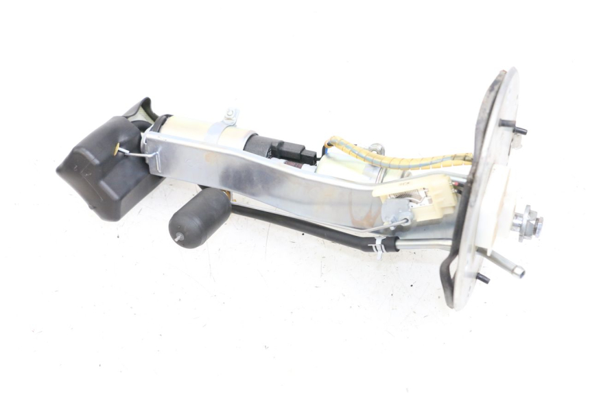 photo de BOMBA GASOLINA KAWASAKI NINJA 400 (2018 - 2023) - Detalles de los puntos de fijación