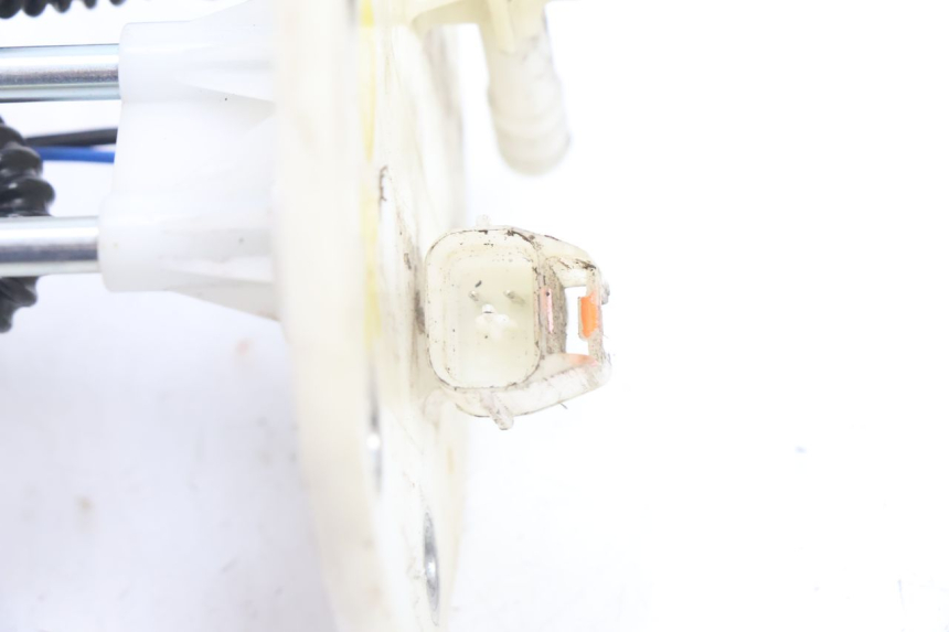 photo de BOMBA GASOLINA SYM ORBIT III 3 4T 50 (2021 - 2025) - Otra perspectiva