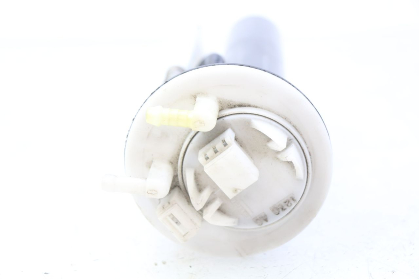 photo de BOMBA GASOLINA PEUGEOT SATELIS COMPRESSOR K15 125 (2006 - 2009) - Estado de la superficie y material