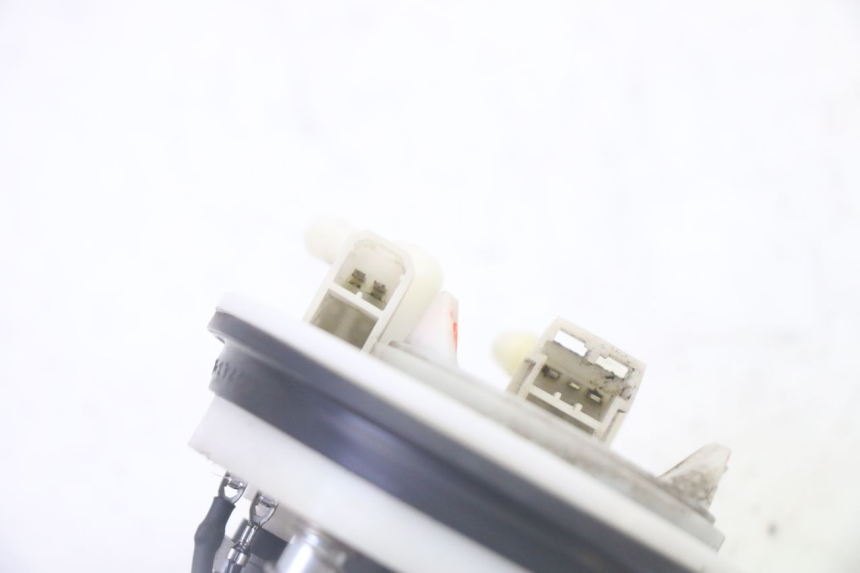 photo de BOMBA DE COMBUSTIBLE PEUGEOT SATELIS 125 (2010 - 2012) - Zoom estado de uso