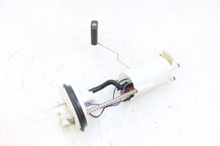 photo de BOMBA GASOLINA PEUGEOT SATELIS 125 (2013 - 2018) - Estado de la superficie y material